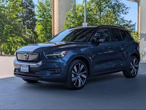 2022 Volvo XC40 Recharge Pure Electric P8 Twin Ultimate