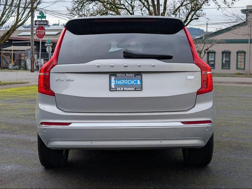 2024 Volvo XC90 Recharge Plug-In Hybrid T8 Ultimate Bright Theme 7-Seater