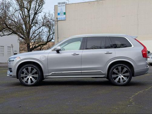 2024 Volvo XC90 Recharge Plug-In Hybrid T8 Ultimate Bright Theme 7-Seater