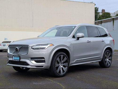 2024 Volvo XC90 Recharge Plug-In Hybrid T8 Ultimate Bright Theme 7-Seater