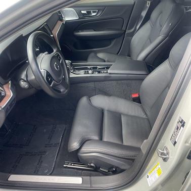 Birch Light 2020 Volvo V60 Cross Country T5