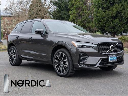 Platinum Grey 2025 Volvo XC60 B5 Plus