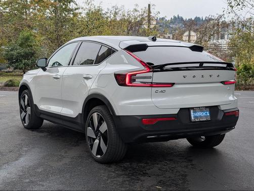 2023 Volvo C40 Recharge Pure Electric Twin Plus