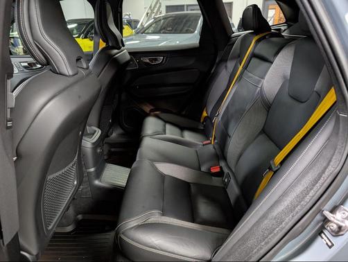 2022 Volvo XC60 Recharge Plug-In Hybrid T8 Polestar