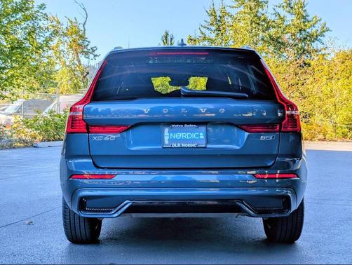 2025 Volvo XC60 B5 Plus