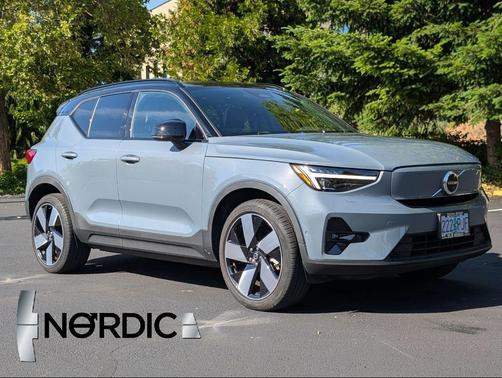 Silver Dawn Metallic 2023 Volvo XC40 Recharge Pure Electric Twin Ultimate