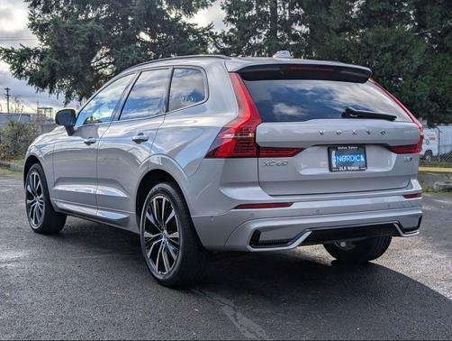 2025 Volvo XC60 B5 Plus