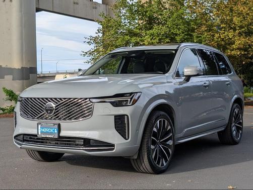 2025 Volvo XC90 B6 Plus 7-Seater