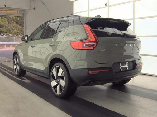 2024 Volvo XC40 Recharge Pure Electric Plus