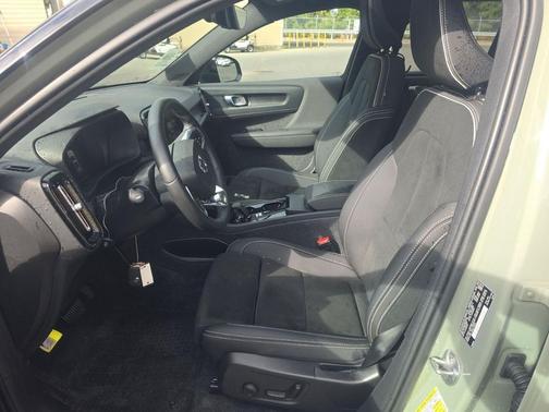 2024 Volvo XC40 Recharge Pure Electric Plus