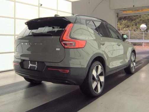 2024 Volvo XC40 Recharge Pure Electric Plus