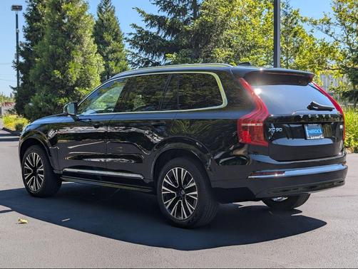 Onyx Black 2023 Volvo XC90 Recharge Plug-In Hybrid T8 Plus 6-Seater