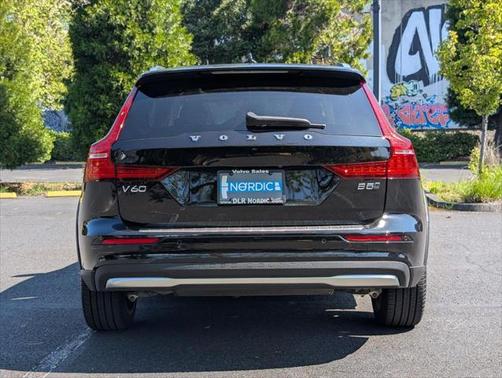 2023 Volvo V60 Cross Country B5 Plus