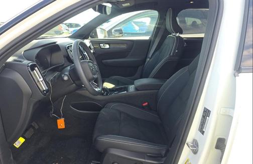 2024 Volvo XC40 Recharge Pure Electric Twin Ultimate