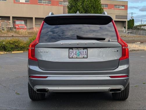 2019 Volvo XC90 T6 Momentum