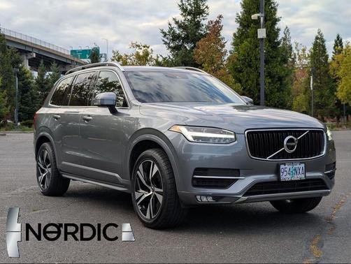 2019 Volvo XC90 T6 Momentum