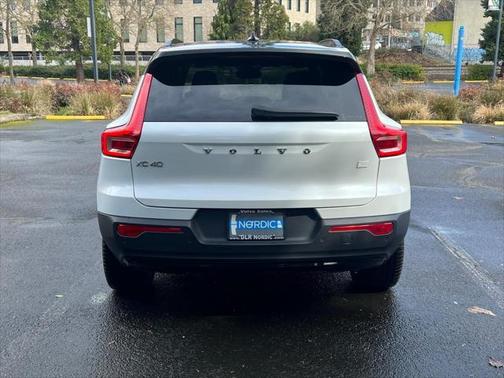 2022 Volvo XC40 Recharge Pure Electric P8 Twin Ultimate