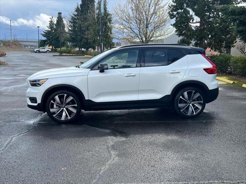 2022 Volvo XC40 Recharge Pure Electric P8 Twin Ultimate