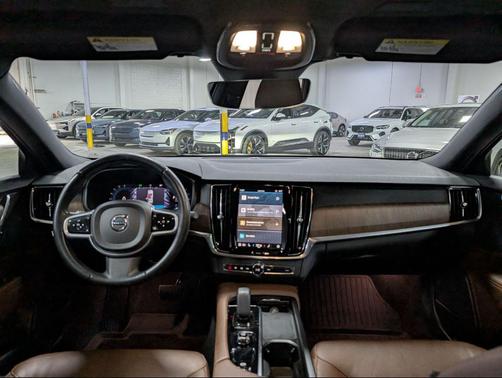 Thunder Grey Metallic 2022 Volvo V90 Cross Country B6