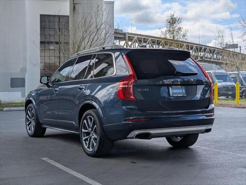 2019 Volvo XC90 T6 Momentum