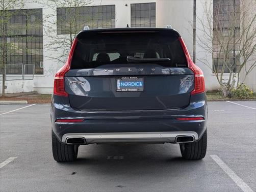 2019 Volvo XC90 T6 Momentum