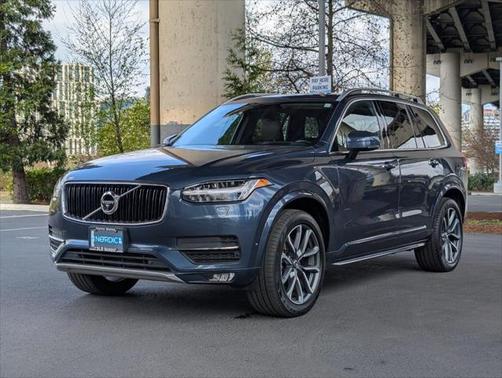 2019 Volvo XC90 T6 Momentum