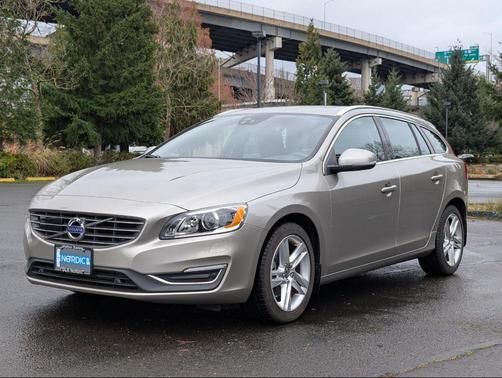 2015 Volvo V60 T5 Platinum