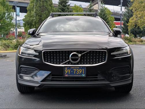 2020 Volvo V60 Cross Country T5