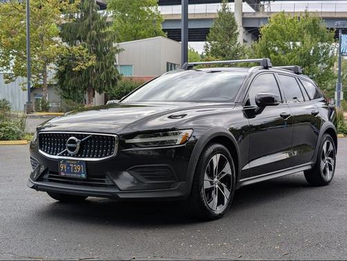 2020 Volvo V60 Cross Country T5