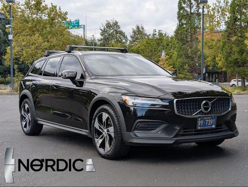 2020 Volvo V60 Cross Country T5