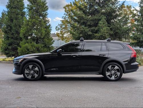 2020 Volvo V60 Cross Country T5
