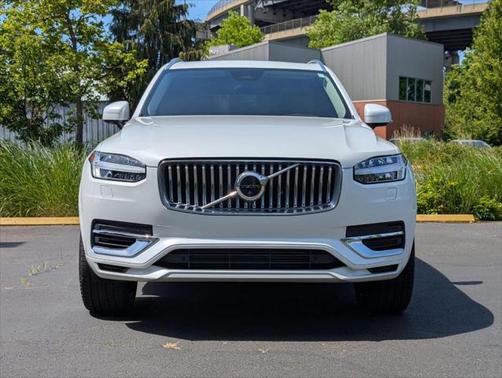 2023 Volvo XC90 Recharge Plug-In Hybrid T8 Plus 6-Seater