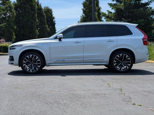 2023 Volvo XC90 Recharge Plug-In Hybrid T8 Plus 6-Seater