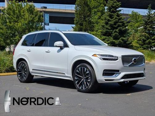 2023 Volvo XC90 Recharge Plug-In Hybrid T8 Plus 6-Seater
