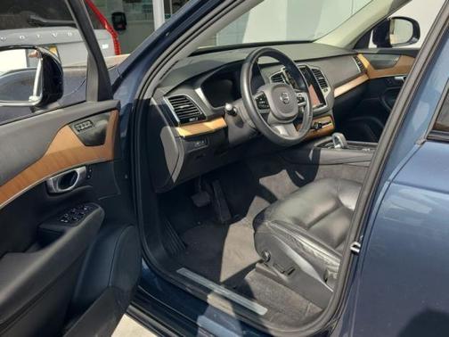 2023 Volvo XC90 Recharge Plug-In Hybrid T8 Plus Dark Theme 7-Seater