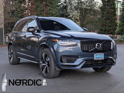 2023 Volvo XC90 Recharge Plug-In Hybrid T8 Plus Dark Theme 7-Seater
