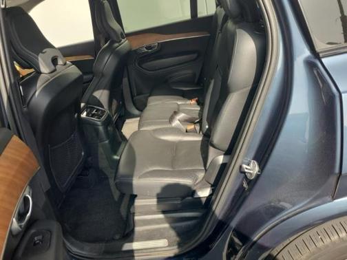 2023 Volvo XC90 Recharge Plug-In Hybrid T8 Plus Dark Theme 7-Seater