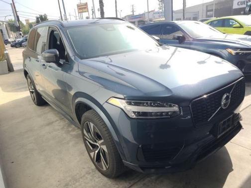 2023 Volvo XC90 Recharge Plug-In Hybrid T8 Plus Dark Theme 7-Seater