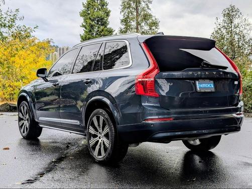 2024 Volvo XC90 Recharge Plug-In Hybrid T8 Ultimate Bright Theme 7-Seater