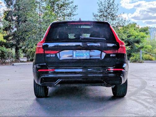 2025 Volvo XC60 Plus