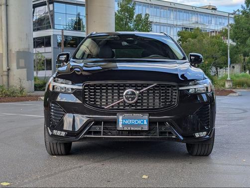 2025 Volvo XC60 B5 Plus