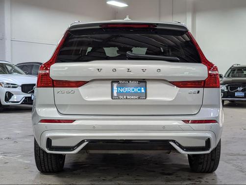 2025 Volvo XC60 B5 Plus