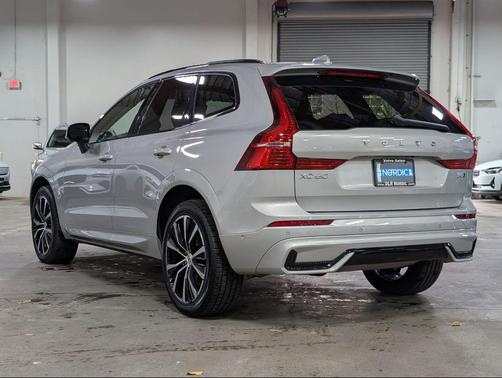 2025 Volvo XC60 B5 Plus