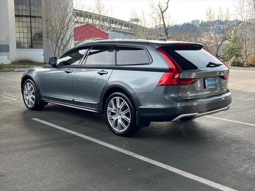 2017 Volvo V90 Cross Country T6