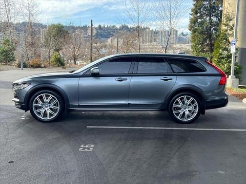 2017 Volvo V90 Cross Country T6
