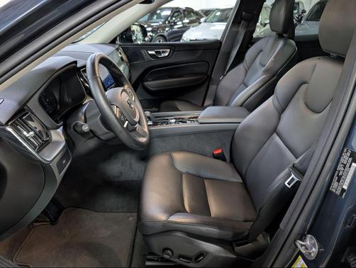 2025 Volvo XC60 B5 Core