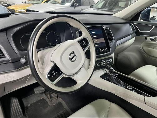 Denim Blue Metallic 2020 Volvo XC90 T6 Momentum