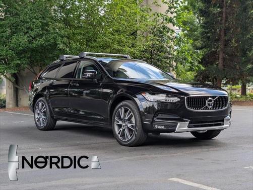 2017 Volvo V90 Cross Country T6