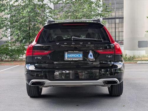 2017 Volvo V90 Cross Country T6
