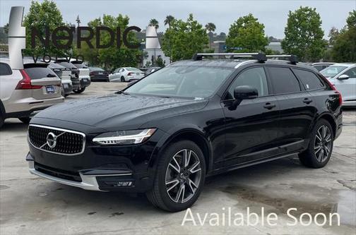 2017 Volvo V90 Cross Country T6